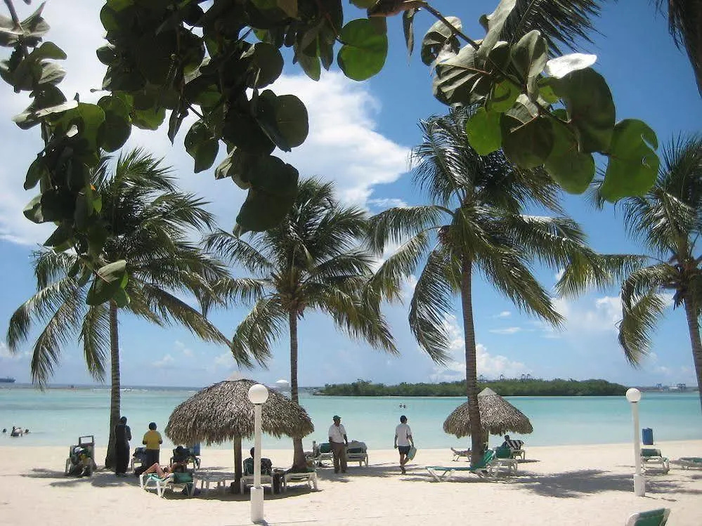 Royal Prestige Suites Punta Cana location
